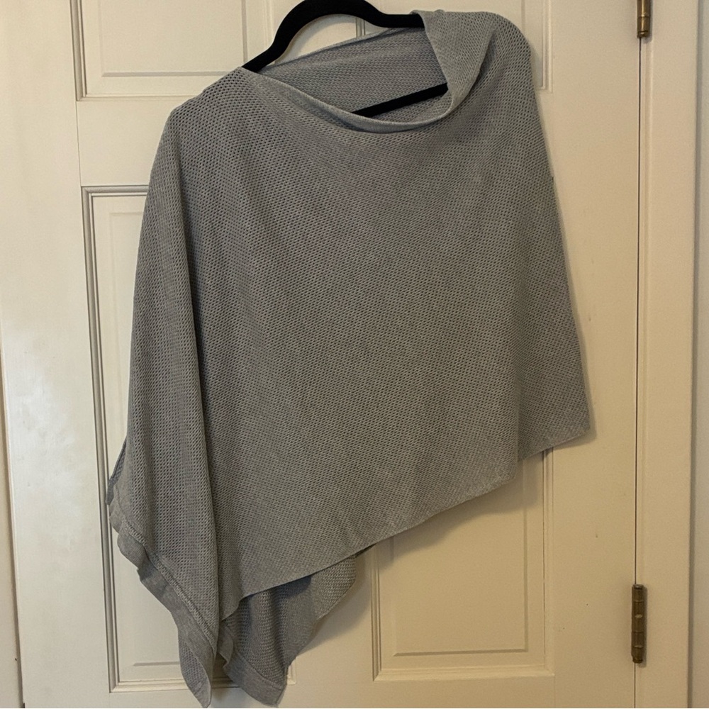 We Are Amma Gray Cocoon Nursing Cover NEW Never Worn